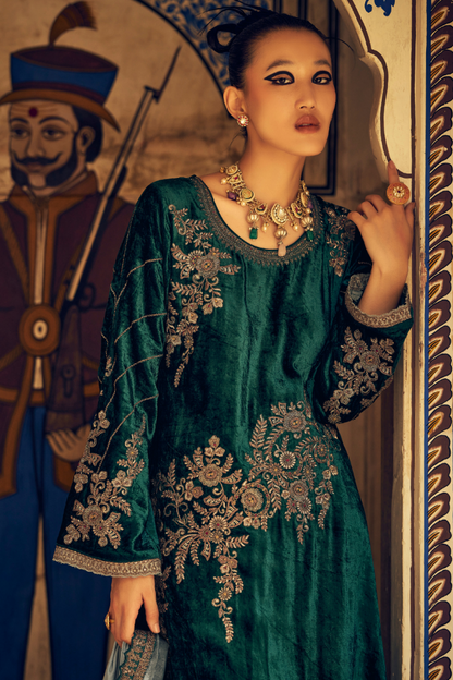 Unstitched Velvet Suit Set with Floral Embroidery - Sea Green