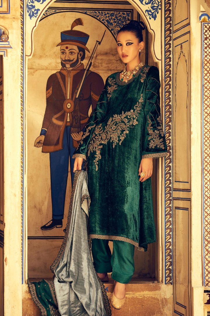 Unstitched Velvet Suit Set with Floral Embroidery - Sea Green